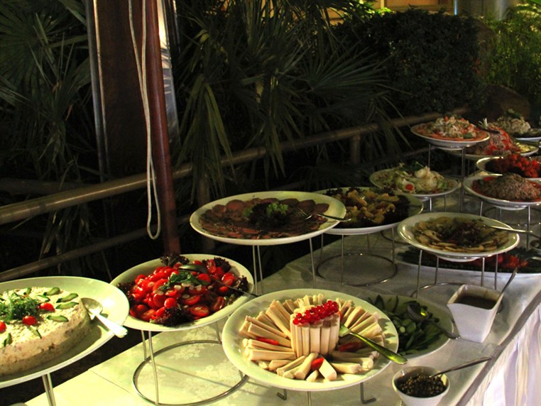 Royal BBQ By the Pool